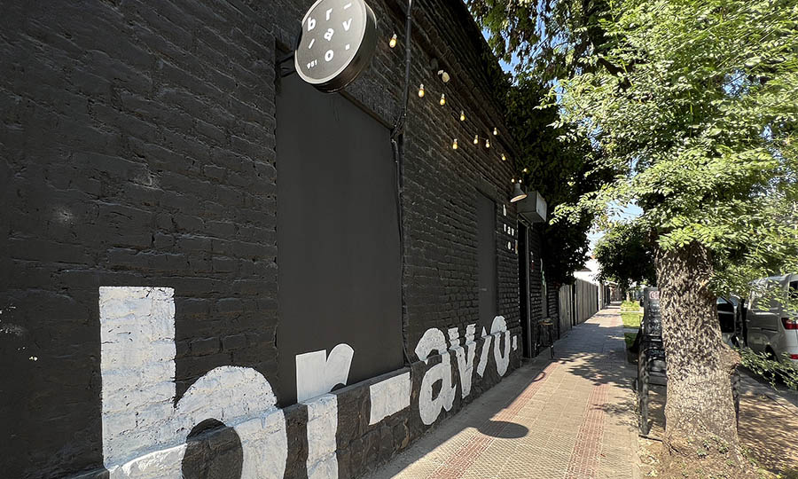 Fachada de da de Bravo 951